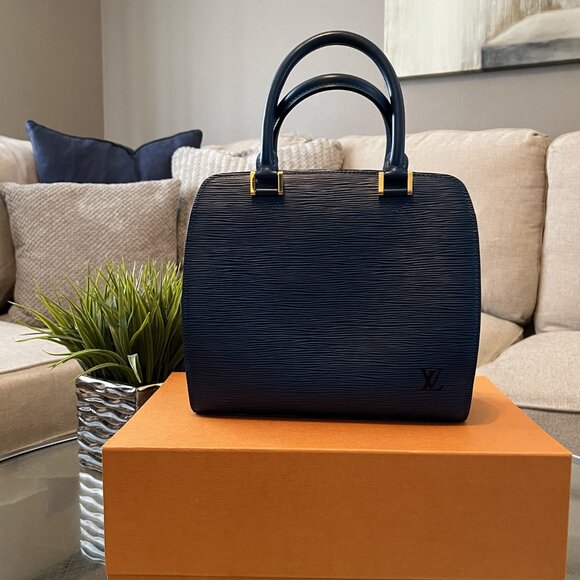 Louis Vuitton Epi Pont-Neuf Purse - Picture 2 of 11
